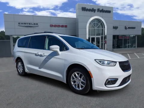 White 2022 Chrysler Pacifica Touring L for sale in Vidalia, GA