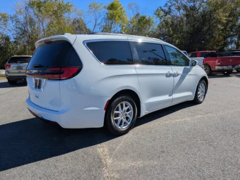 More photos of 2022 Chrysler Pacifica Touring L at Woody Folsom CDJR of Vidalia, GA