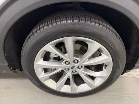 More photos of 2023 Ford Explorer Platinum at Woody Folsom Ford, GA