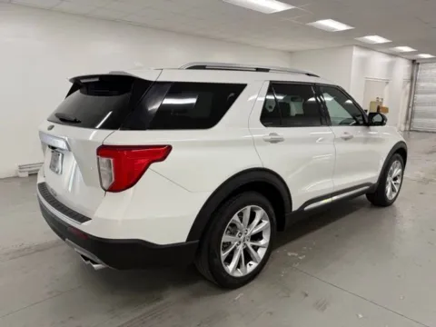 More photos of 2023 Ford Explorer Platinum at Woody Folsom Ford, GA