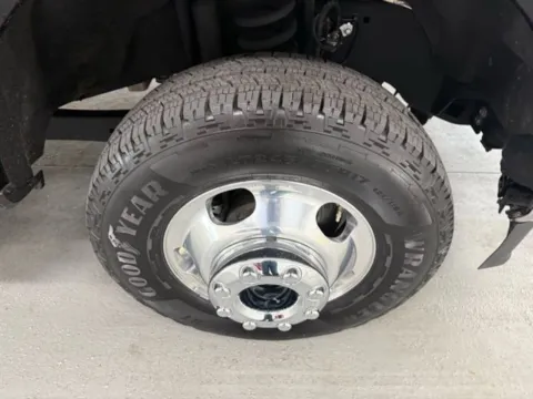 More photos of 2021 Ford Super Duty F-350 DRW LARIAT at Woody Folsom Ford, GA