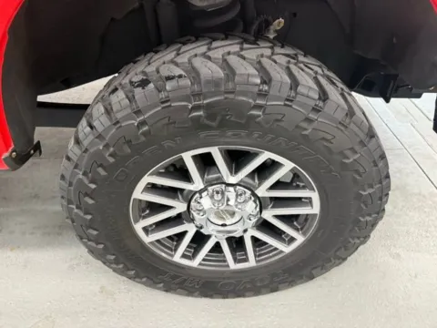 More photos of 2019 Ford Super Duty F-350 SRW LARIAT at Woody Folsom Ford, GA