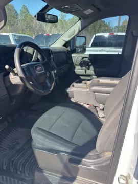 More photos of 2020 GMC Sierra 2500HD at Woody Folsom Ford, GA
