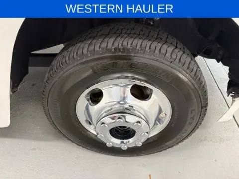 More photos of 2022 Ford Super Duty F-350 DRW LARIAT at Woody Folsom Ford, GA