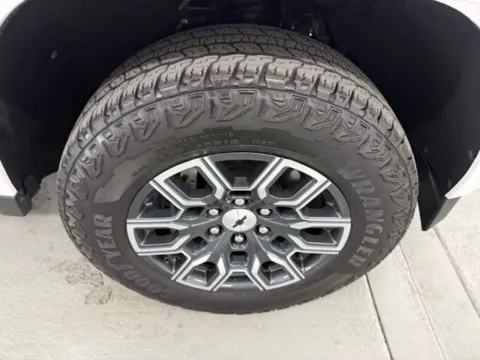 More photos of 2024 Chevrolet Colorado 4WD Z71 at Woody Folsom Ford, GA