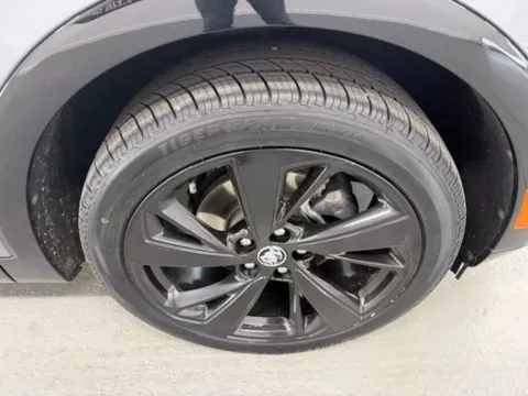 More photos of 2022 Buick Envision Essence at Woody Folsom Ford, GA