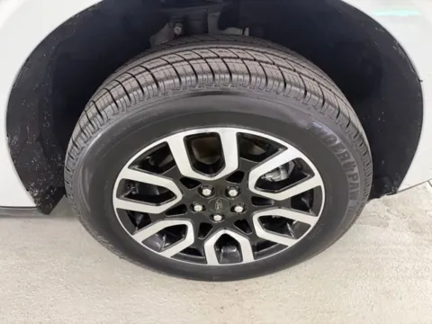 More photos of 2023 Ford Maverick LARIAT at Woody Folsom Ford, GA