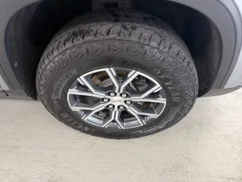 More photos of 2025 GMC Acadia AWD AT4 at Woody Folsom Ford, GA