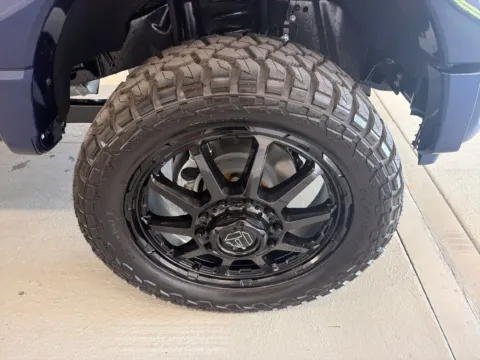 More photos of 2027 Ford Super Duty F-450 DRW LARIAT at Woody Folsom Ford, GA