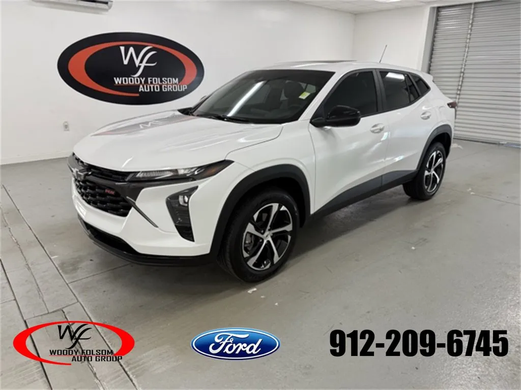 White 2024 Chevrolet Trax 1RS for sale in Baxley, GA