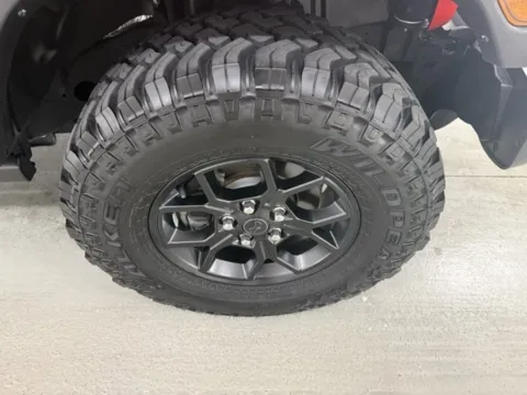 More photos of 2020 Jeep Wrangler Unlimited Sahara at Woody Folsom Ford, GA