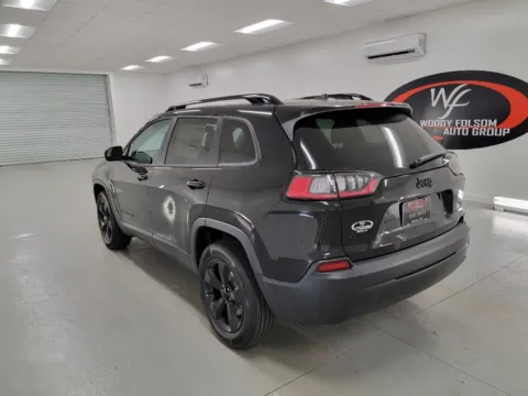 More photos of 2023 Jeep Cherokee Altitude Lux at Woody Folsom Ford, GA