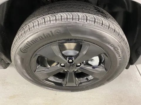 More photos of 2023 Jeep Cherokee Altitude Lux at Woody Folsom Ford, GA