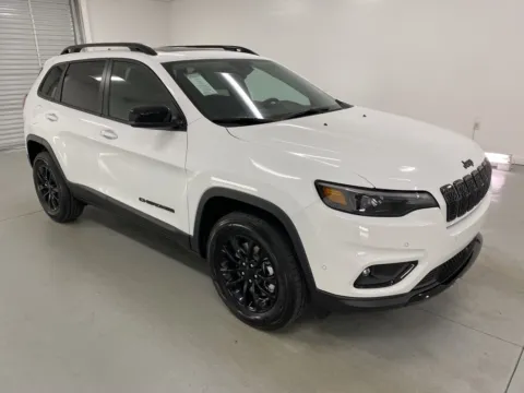 Another view of 2023 Jeep Cherokee Altitude Lux for sale in Baxley, GA at Woody Folsom Ford