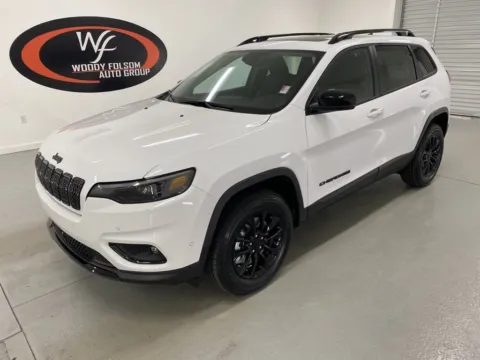 White 2023 Jeep Cherokee Altitude Lux for sale in Baxley, GA