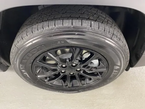 More photos of 2023 Jeep Cherokee Altitude Lux at Woody Folsom Ford, GA