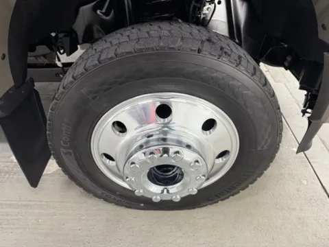 More photos of 2026 Ford Super Duty F-450 DRW Platinum at Woody Folsom Ford, GA