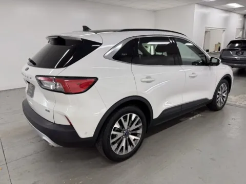 More photos of 2020 Ford Escape Titanium Hybrid at Woody Folsom Ford, GA