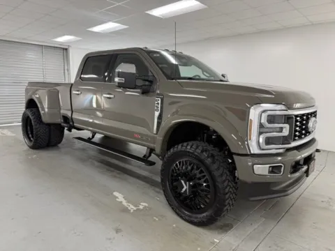Another view of 2026 Ford Super Duty F-450 DRW Platinum for sale in Baxley, GA at Woody Folsom Ford