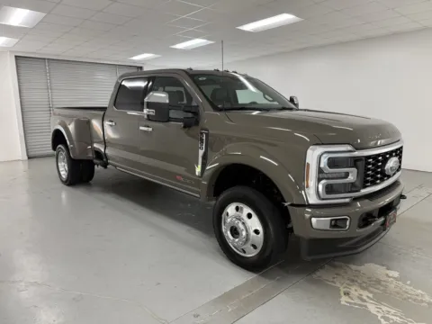 Another view of 2026 Ford Super Duty F-450 DRW Platinum for sale in Baxley, GA at Woody Folsom Ford