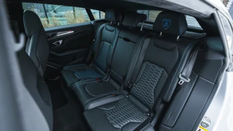 More photos of 2021 Lamborghini Urus at Toronto Luxe Motors Mississauga, ON