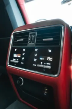 More photos of 2019 Porsche Cayenne at Toronto Luxe Motors Mississauga, ON