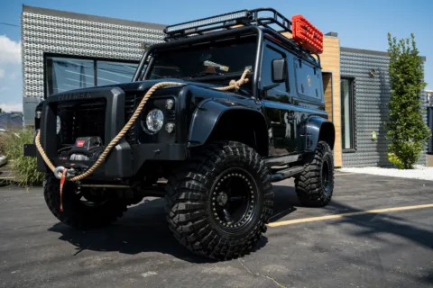 More photos of 1998 Land Rover Defender at Toronto Luxe Motors Mississauga, ON