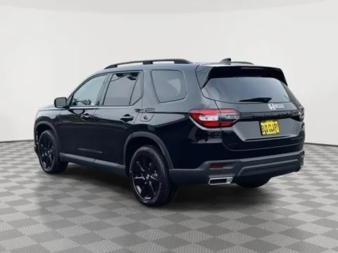 Another view of 2025 Honda Pilot Black Edition for sale in Moses Lake, WA at Honda of Moses Lake
