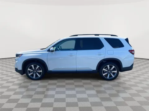 Photos of 2025 Honda Pilot Elite for sale in Moses Lake, WA at Honda of Moses Lake