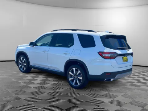 Another view of 2025 Honda Pilot Elite for sale in Moses Lake, WA at Honda of Moses Lake