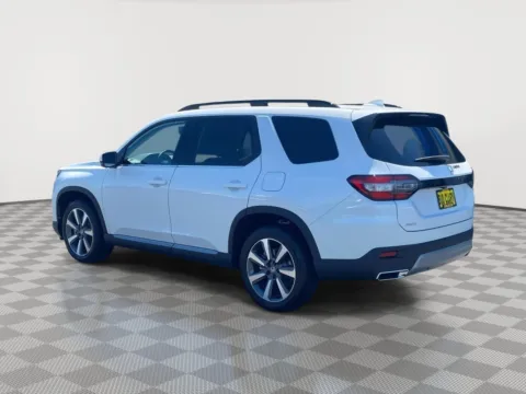 Another view of 2025 Honda Pilot Elite for sale in Moses Lake, WA at Honda of Moses Lake