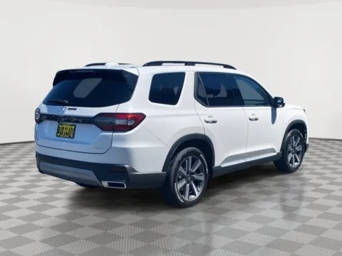 More photos of 2025 Honda Pilot Elite at Honda of Moses Lake, WA