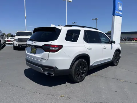 More photos of 2025 Honda Pilot Touring at Honda of Moses Lake, WA