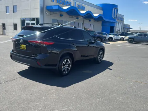 More photos of 2022 Toyota Highlander XLE at Honda of Moses Lake, WA