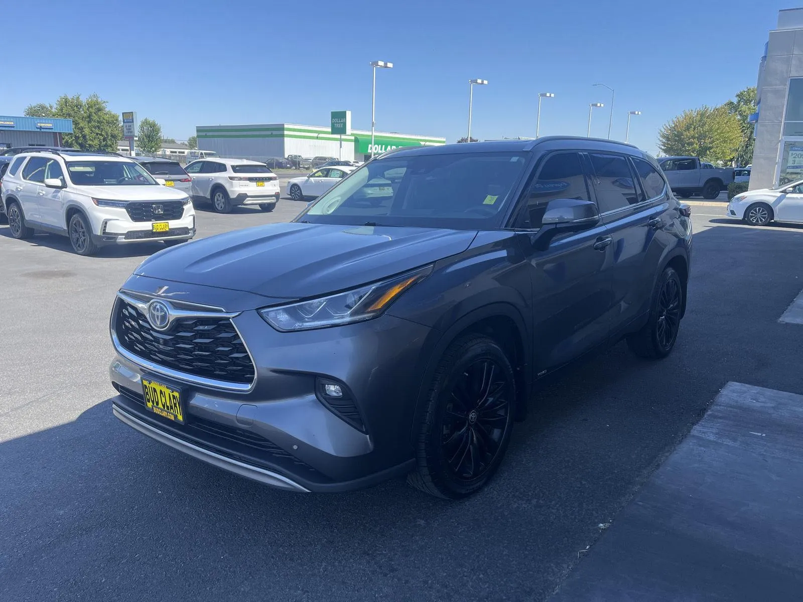 Gray 2024 Toyota Highlander Hybrid Platinum for sale in Moses Lake, WA