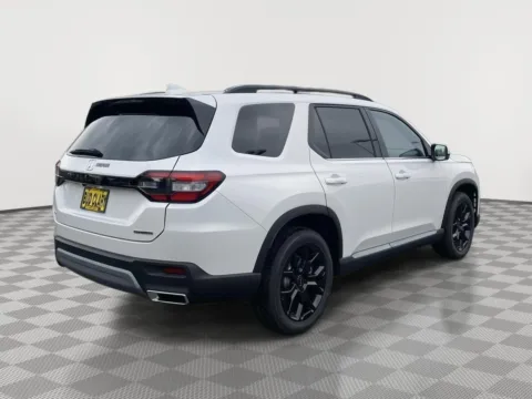 More photos of 2025 Honda Pilot Touring at Honda of Moses Lake, WA