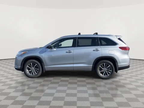 Photos of 2018 Toyota Highlander XLE for sale in Moses Lake, WA at Honda of Moses Lake