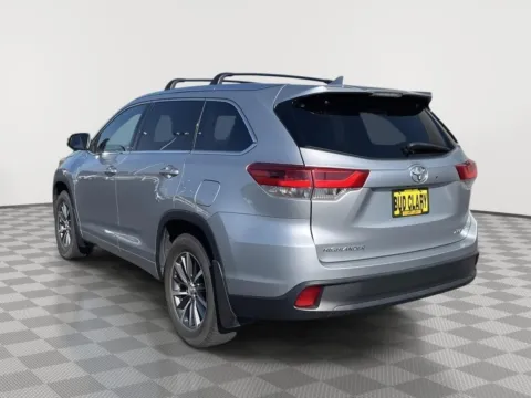 Another view of 2018 Toyota Highlander XLE for sale in Moses Lake, WA at Honda of Moses Lake