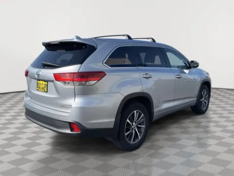More photos of 2018 Toyota Highlander XLE at Honda of Moses Lake, WA