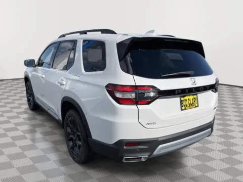 Another view of 2025 Honda Pilot Touring for sale in Moses Lake, WA at Honda of Moses Lake