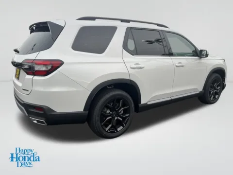 More photos of 2025 Honda Pilot Touring+ at Honda of Moses Lake, WA