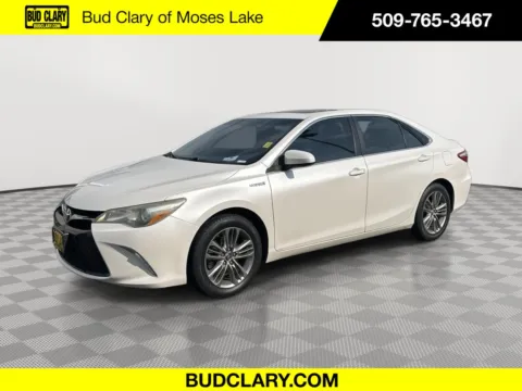 White 2015 Toyota Camry Hybrid SE for sale in Moses Lake, WA