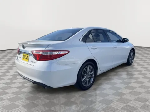 More photos of 2015 Toyota Camry Hybrid SE at Honda of Moses Lake, WA