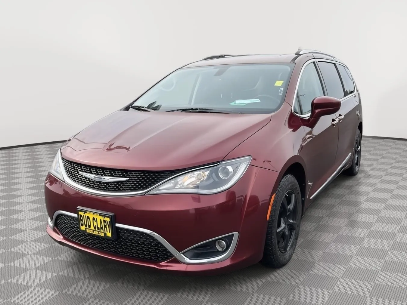 Red 2017 Chrysler Pacifica Touring-L Plus for sale in Moses Lake, WA