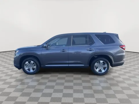 Photos of 2025 Honda Pilot EX-L for sale in Moses Lake, WA at Honda of Moses Lake
