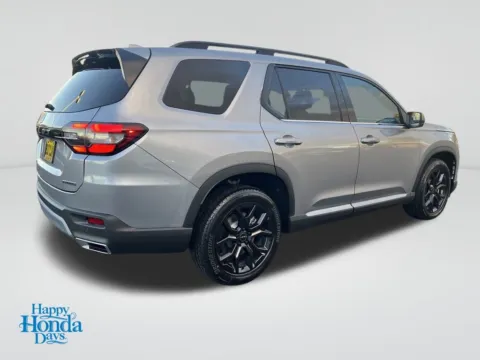 More photos of 2025 Honda Pilot Touring+ at Honda of Moses Lake, WA