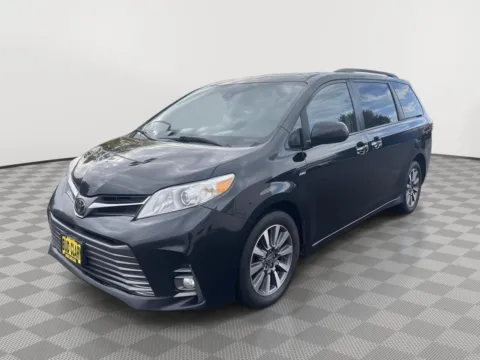 Black 2020 Toyota Sienna XLE 7-Passenger for sale in Moses Lake, WA