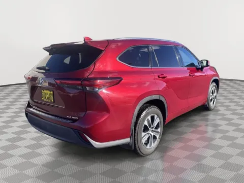 More photos of 2021 Toyota Highlander XLE at Honda of Moses Lake, WA