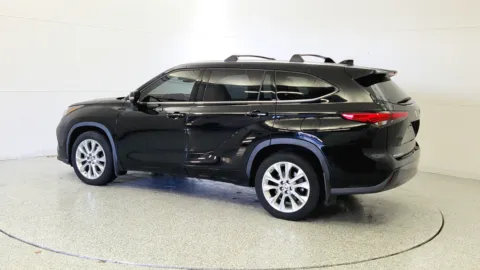 More photos of 2021 Toyota Highlander Limited at Tom Gill Chevrolet, KY