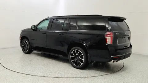More photos of 2022 Chevrolet Suburban RST at Tom Gill Chevrolet, KY